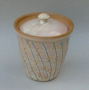 Marmeladekrukke, 1982 Lertøj med begitning, diameter 10 cm, højde 12 cm